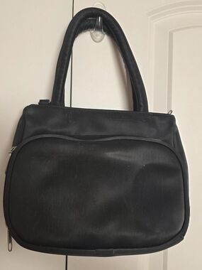 Classic Black Women’s Handbag - Timeless Everyday Tote